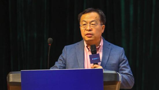 黄铁军《坚持开源开放原则，筑成新一代人工智能》